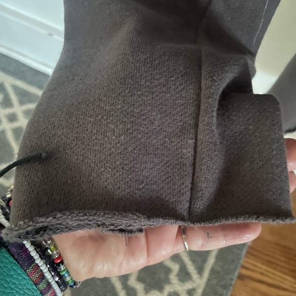 Urban Outfitters - Picture 2 of 8